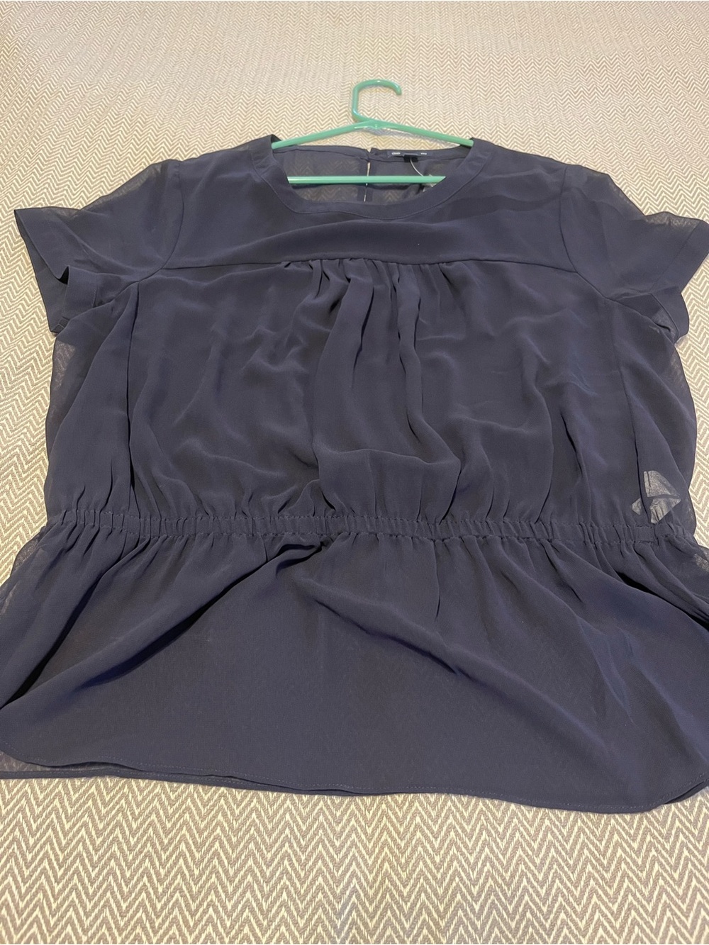 NWT! Gap Navy Short-Sleeve Ruffle Front Sheer Peplum Blouse. XL.